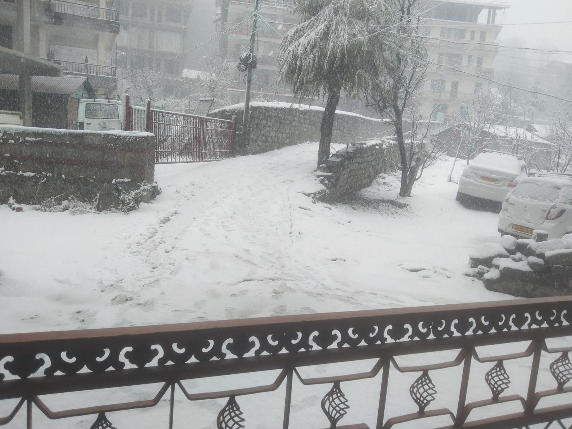 Hotel Hadimba Regency ! Free 4 Wheeler Parking ! Mountain View Rooms ! Near Mall Road Manali Extérieur photo